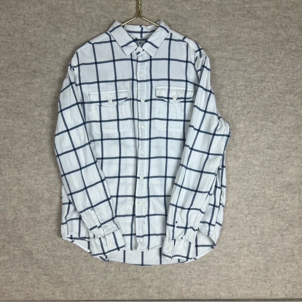 American Eagle Men's Blue and White Checkered Flannel Shirt - Size Large